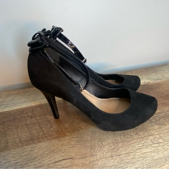 TORRID Black Velvety Heels Closed Toe Ankle Strap Bow Tie Microsuede - Picture 9 of 12